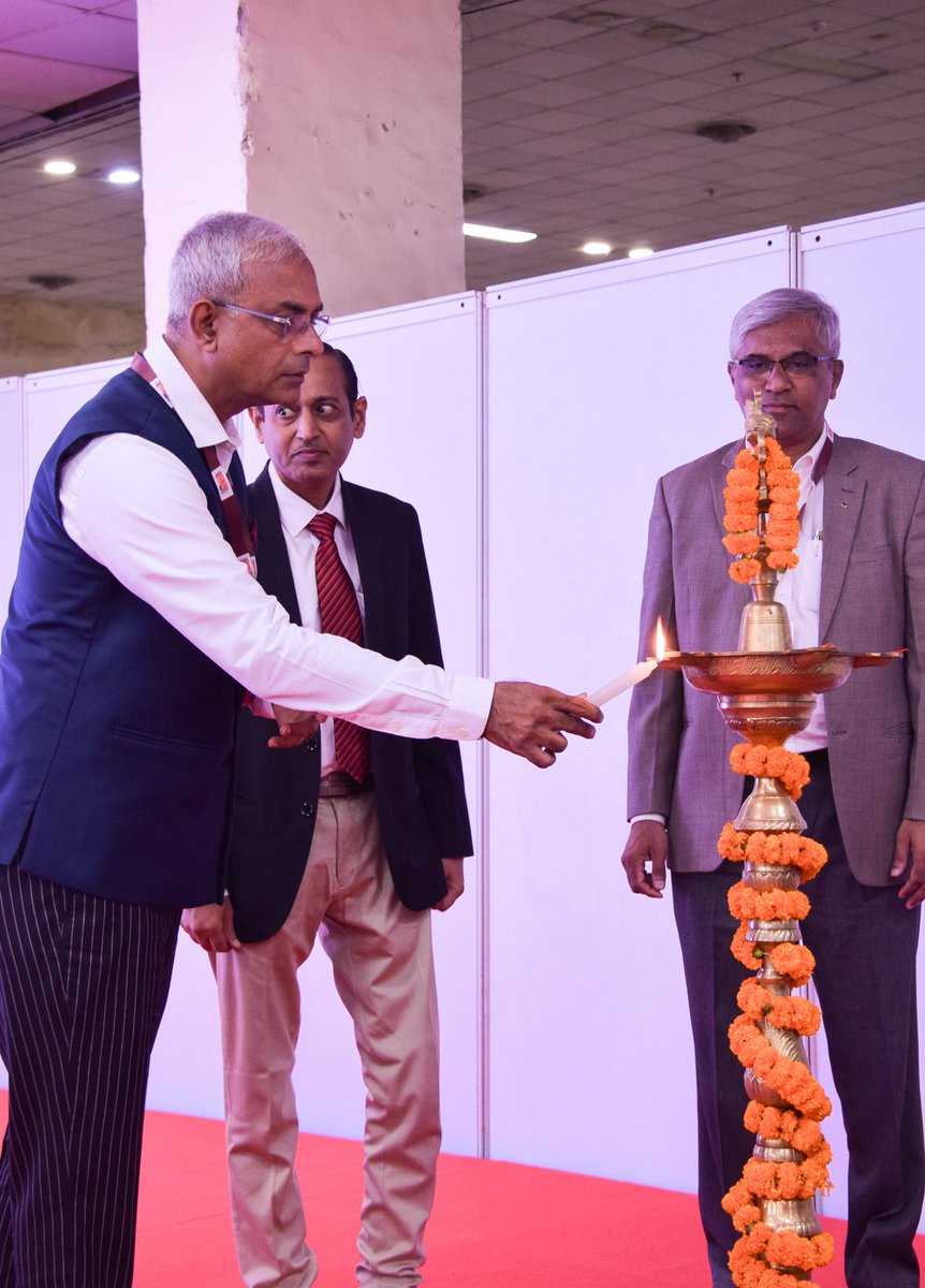 FASTNEX_India's tweet photo. Delhi Machine Tool Expo 2023 Launches at Pragati Maidan, Showcasing Cutting-Edge Manufacturing Innovations.   Congratulations to the Entire Team from MESSE STUTTGART INDIA, FASTNEX, and MOLDEX.  

#messestuttgartindia #moldexindia #fastnex #DMTX #IMTEX #MachineTools https://t.co/PFgPciA8t3