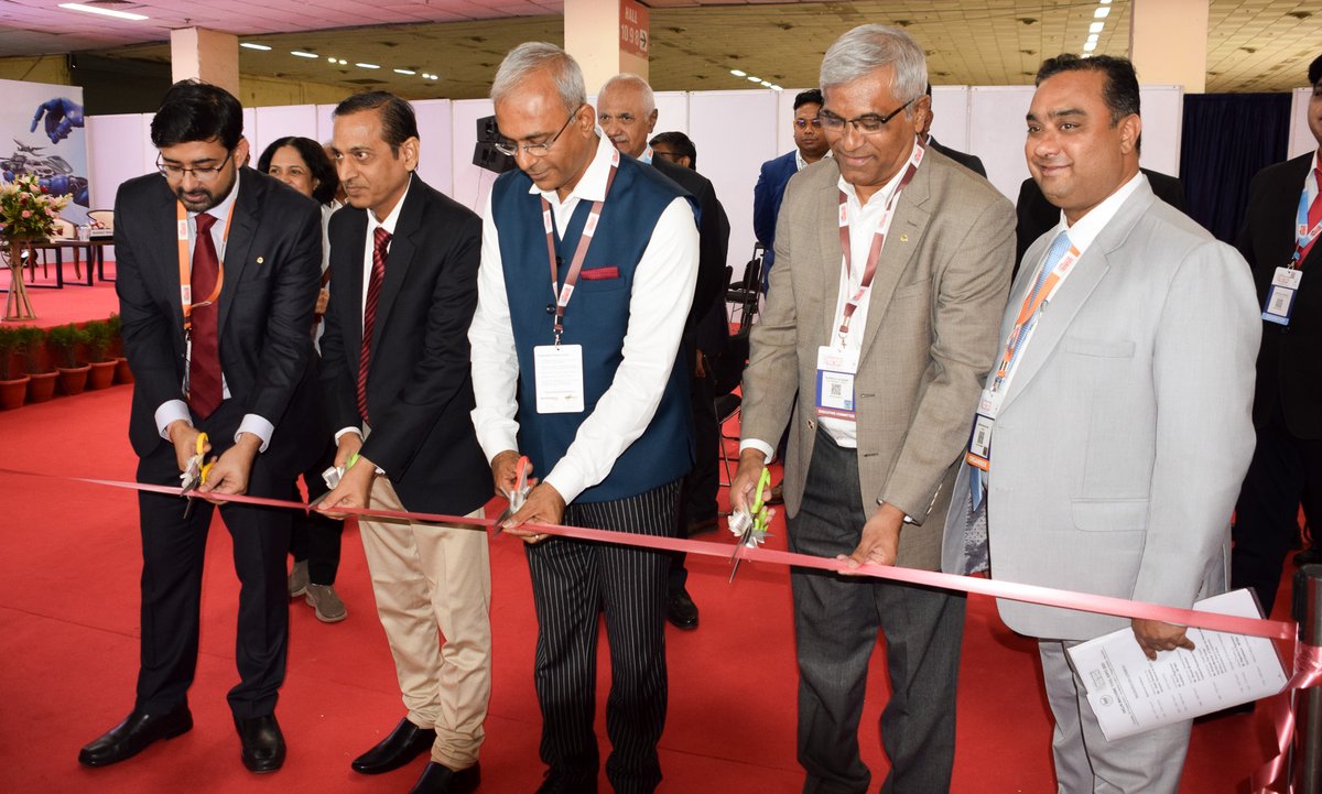 MIndia2244's tweet photo. Delhi Machine Tool Expo 2023 Launches at Pragati Maidan, Showcasing Cutting-Edge Manufacturing Innovations.   Congratulations to the Entire Team from MESSE STUTTGART INDIA, FASTNEX, and MOLDEX. 

 #messestuttgartindia #moldexindia #fastnex #DMTX #IMTEX #MachineTools https://t.co/TlXAWfshG0