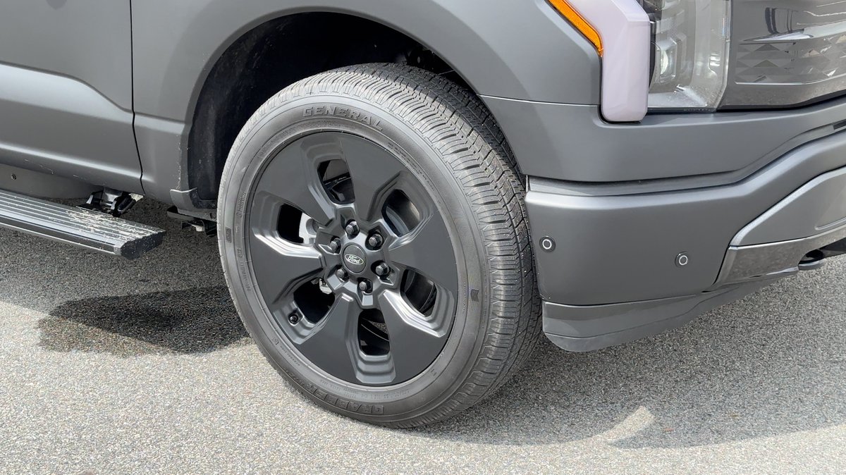 Marques Brownlee tweet media