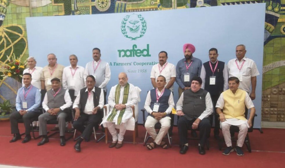ashokthakursbjp's tweet image. Today Hon’ble Union Minister for Home &amp;amp; Cooperation Shri Amit Shah ji visited NAFED Head office and had a great interaction with him. He given us some valuable tips to expand NAFED base in Farmers &amp;amp; Consumer both. We all are thankful to him giving his valuable time. @AmitShah