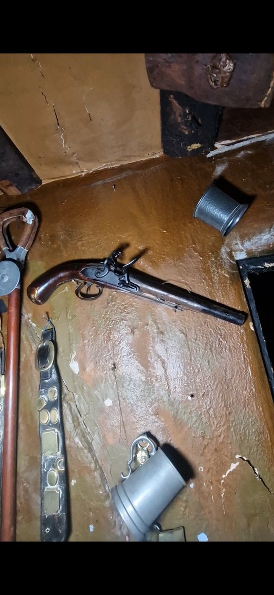 EUNITexplorer's tweet photo. A genuine flintlock pistol and taxidermy heads.
Next week's video will be awesome.
I will be editing it on my 11.5 hour flight to USA from England. Watch this space for awesome content you can enjoy 🫶✌️ #abandoned #urbex #explorewithme #EUNIT https://t.co/N1QEM7aGY0