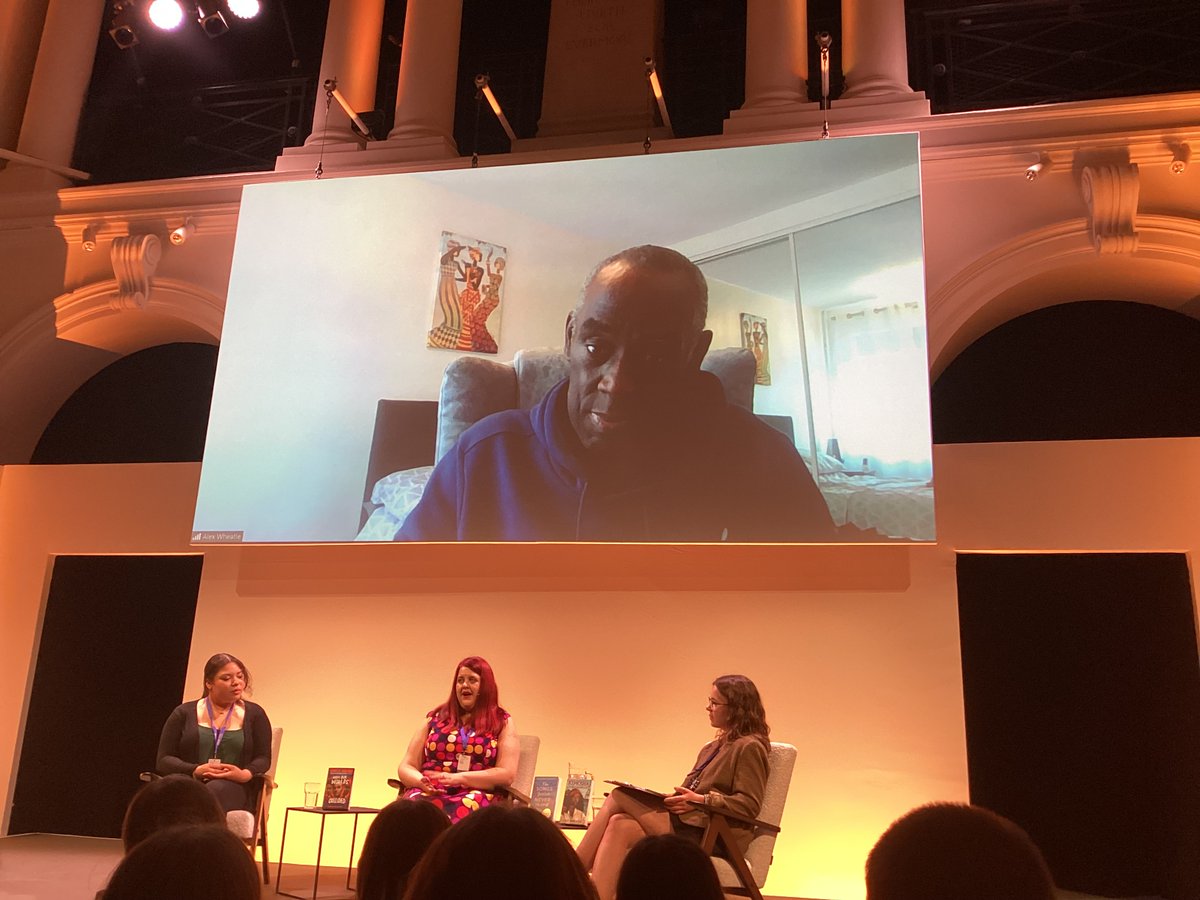 Craigmount Library tweet media