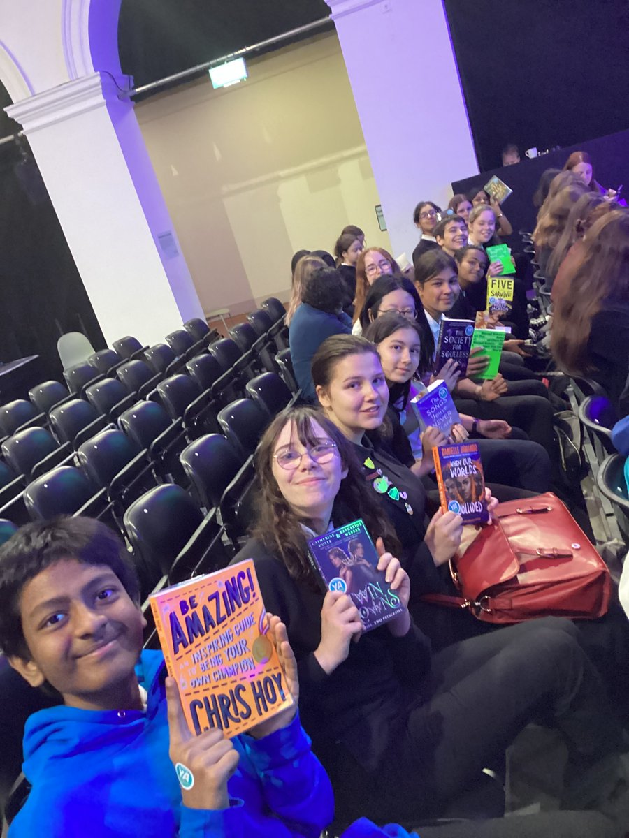 Craigmount Library tweet media