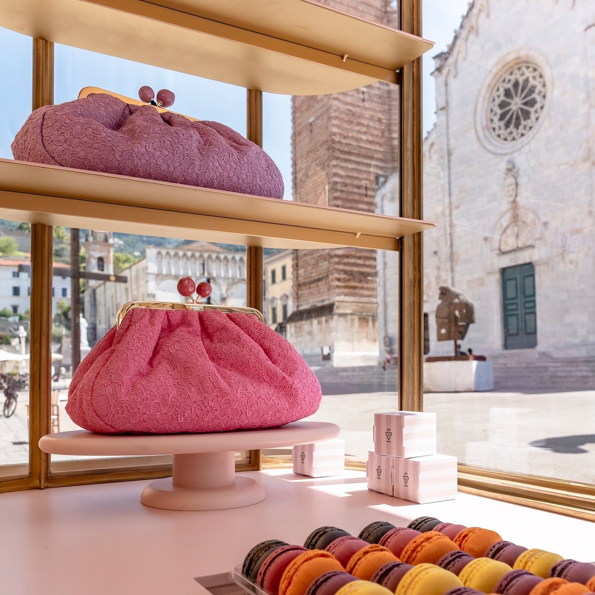 weekendmaxmara's tweet photo. #PasticcinoBag dresses the "Il Duomo" pastry shop in #Pietrasanta, to reveal a special sensorial journey. Observe, touch and experience. From August 21 to August 27, Piazza Duomo 41 Pietrasanta. #WeekendMaxMara. See more at: https://t.co/hbaajoC7Bs https://t.co/ou7ooamWCb