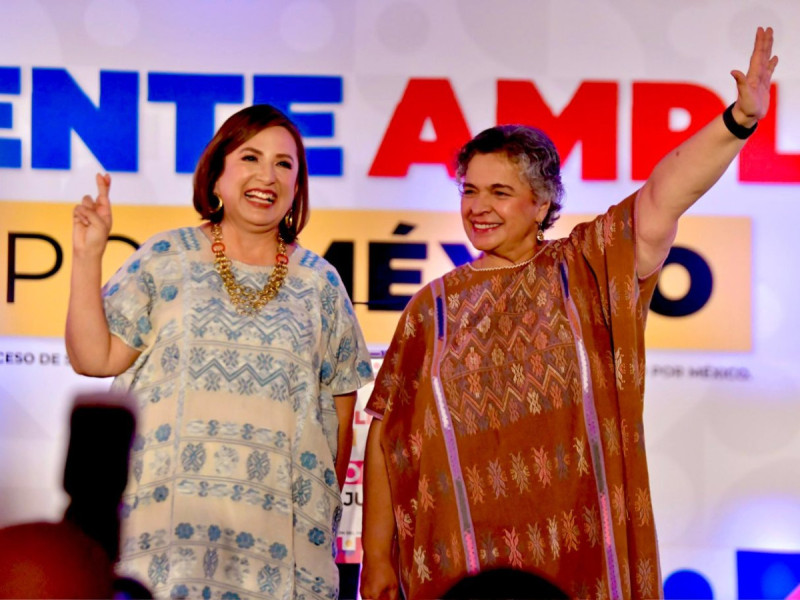 galvanochoa's tweet photo. ¿Debería declinar la panista Xóchitl Gálvez a favor de la priísta Beatriz Paredes? 

En las negociaciones de los dirigentes del Frente Amplio, previas a la votación definitoria del domingo 3 de septiembre, va ganando fuerza la idea de la declinación de Xóchitl.

👉https://t.co/qBSaE25i20
