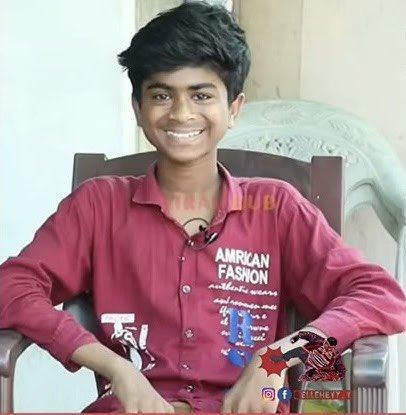 udayamineni's tweet image. Most Happiest Person right now #KCPD Guy Ratnalcheruvu ##NationalAward #AlluArjun𓃵