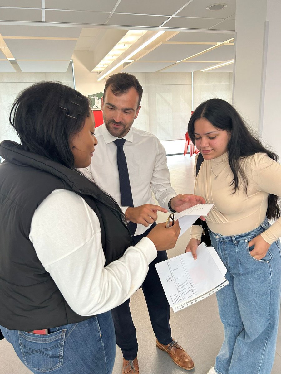 MerciaSchoolSF's tweet photo. We are so proud of our pupils for their amazing GCSE results. Congratulations to everybody receiving results today, and we look forward to welcoming current and new pupils to Mercia Collegiate Sixth Form in September 🎉 https://t.co/b7oxh6GZKH