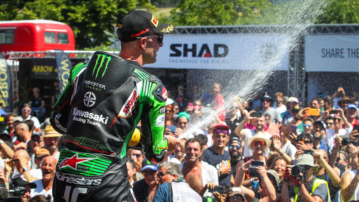 WorldSBK's tweet photo. Enjoy some #FridayFeeling from a scorching Saturday at Imola back in July 🔥

#ITAWorldSBK 🇮🇹 #2023SoFar https://t.co/Wpr1lqhzGF