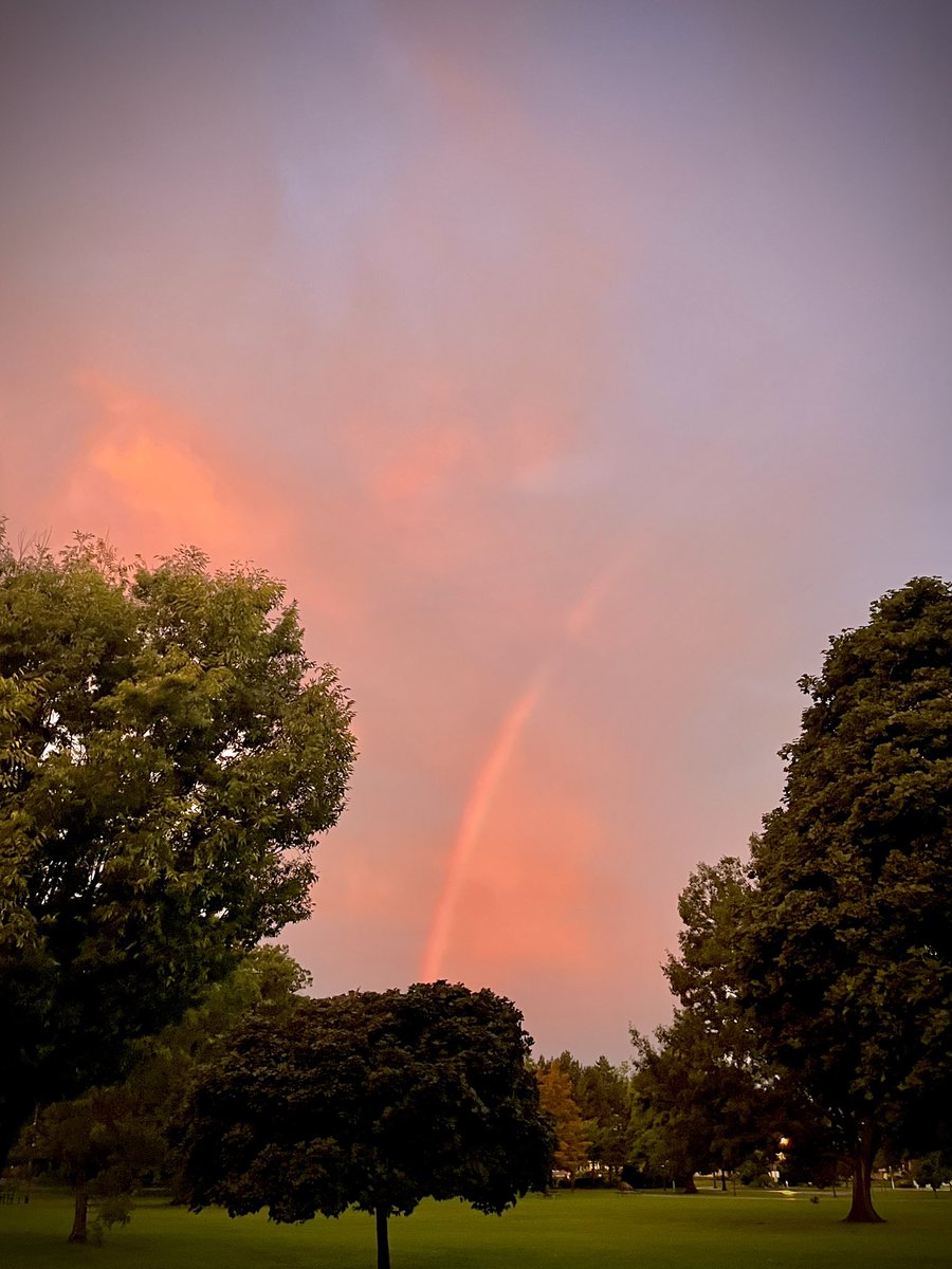 After the rain in <a href="/LakewoodOhio/">City of Lakewood</a> ☀️ 🌈