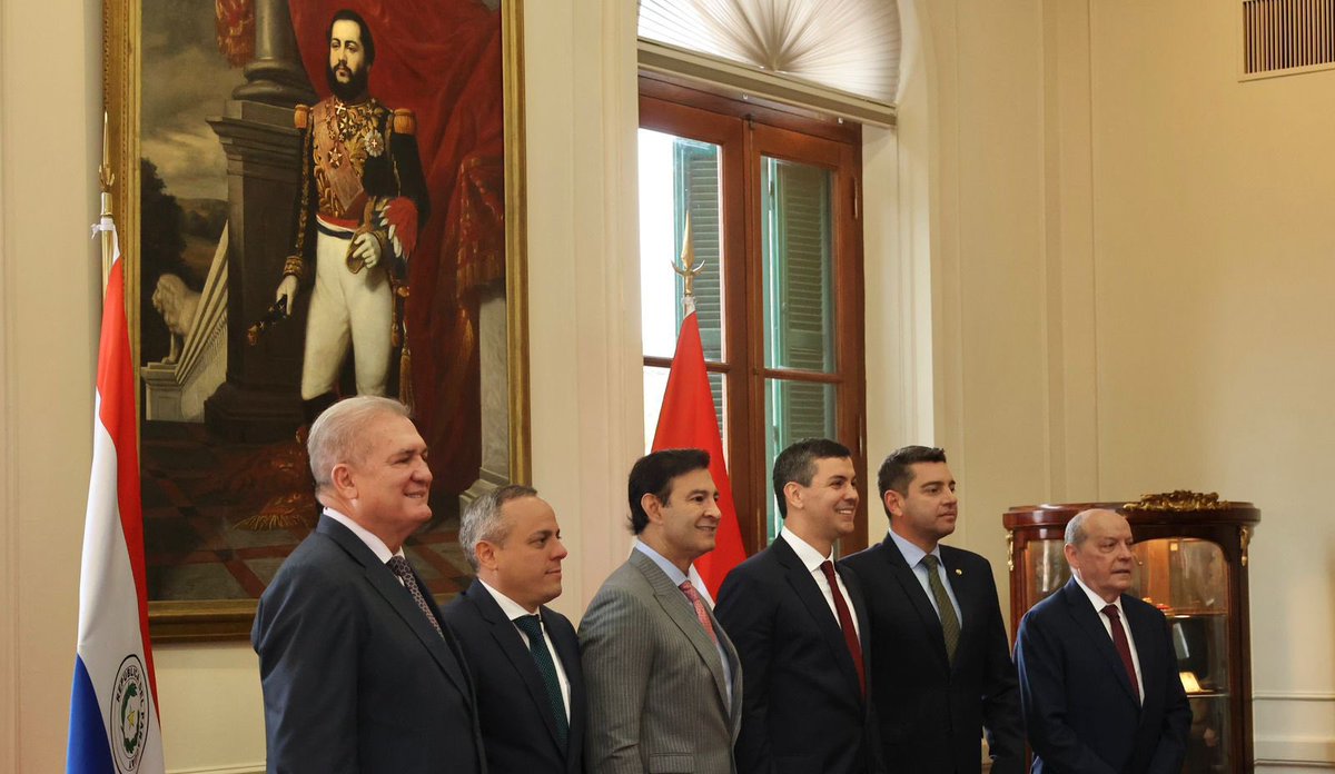 PrensaSanti2023's tweet photo. Se realiza la segunda cumbre de Poderes para coordinar un trabajo conjunto en la lucha contra la corrupción y otros delitos. La reunión es encabezada por el Presidente @SantiPenap https://t.co/p1mxnoj5kn