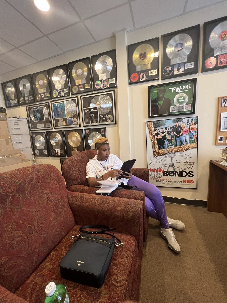 LiveFromHarlem™ tweet media