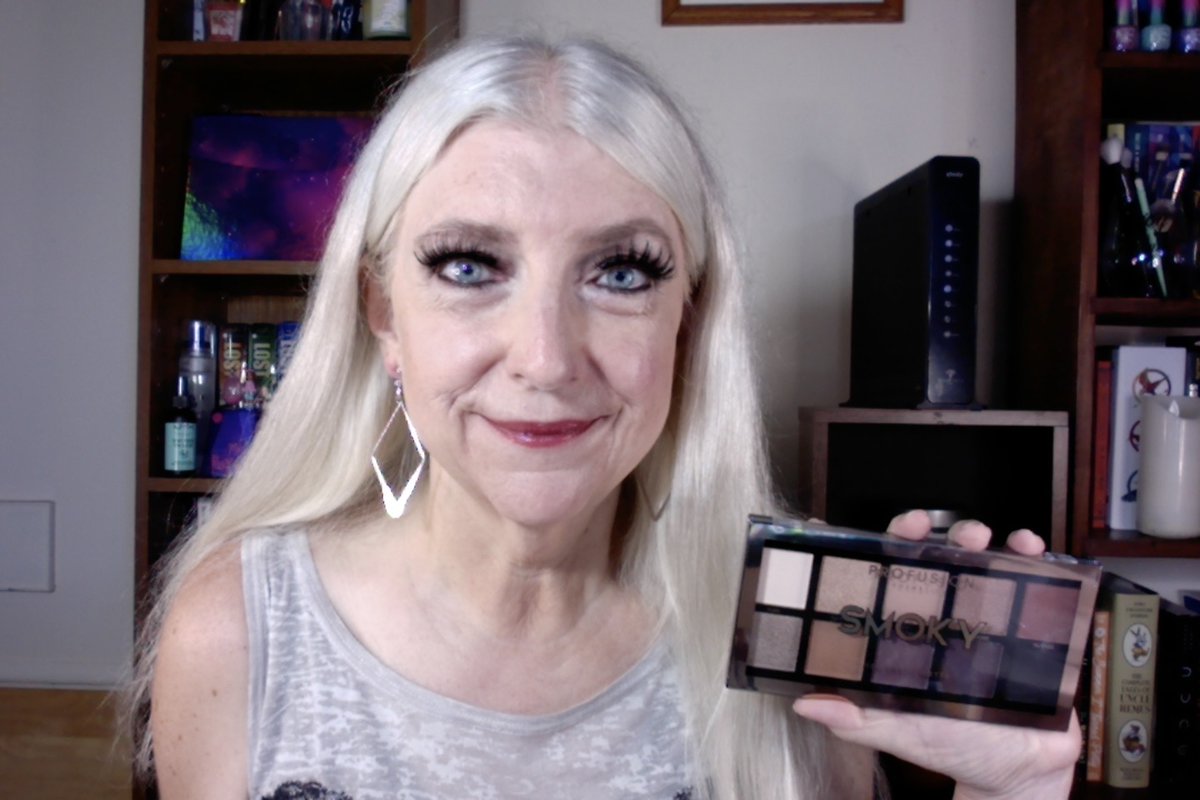 MrsTheDoll's tweet image. PROFUSION SMOKY PALETTE WITH LIP TRICK youtu.be/KPywWRHZrbg?si… via @YouTube #profusion #profusioncosmetics #smokypalette