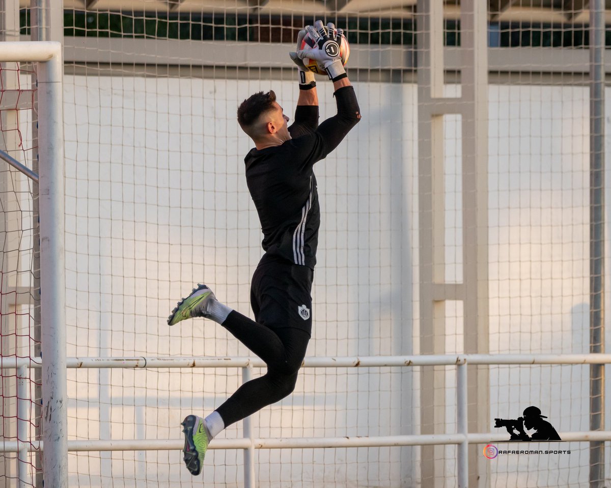 FotografiaRoman's tweet photo. Seguimiento fotográfico a @JesusNavajas .
@UTRERACD 

#ÚneteAlCambio
#Fútbol 
#Pretemporada 
#UtreraSAT
#XLVITrofeoCiudadDeUtrera https://t.co/3OLDtPW6Yp