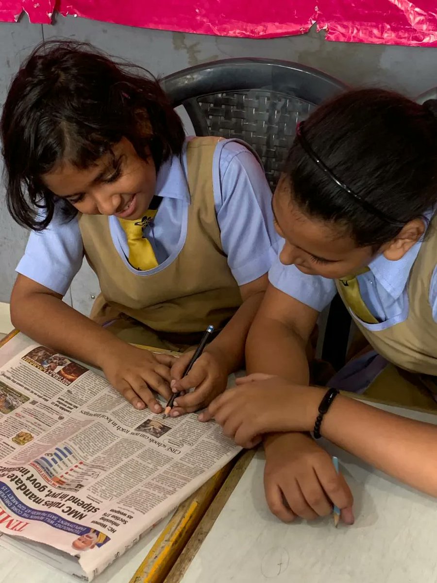 ModernSchoolLko's tweet image. Through a hands-on activity, Grade 4 students read a newspaper report, collaboratively analyzed its components such as heading, date, and title. 
#WeAreModernites #IBPYP #ReportWriting