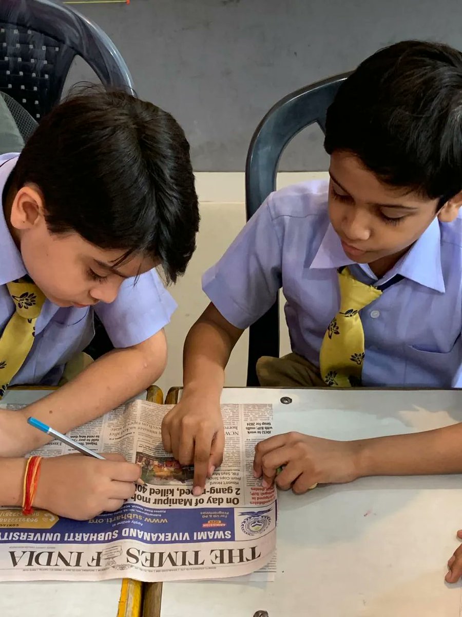 ModernSchoolLko's tweet image. Through a hands-on activity, Grade 4 students read a newspaper report, collaboratively analyzed its components such as heading, date, and title. 
#WeAreModernites #IBPYP #ReportWriting