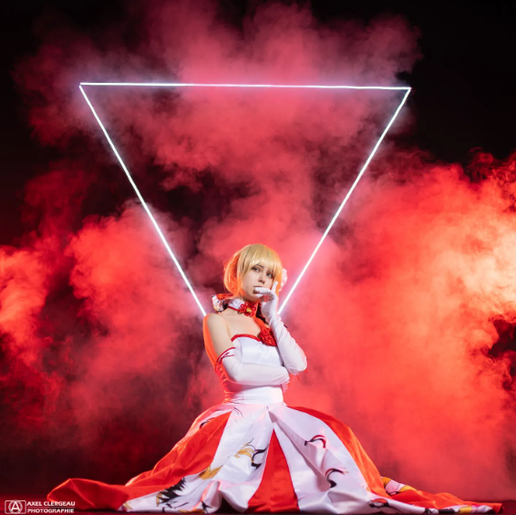 SilverFullbus11's tweet photo. Yooo ! Ca fait très longtemps que je suis pas venu ici pour pas mal de raisons mais aussi par manque de temps 😭 Je fais un passage éclair pour vous parler d'une amie cosplayeuse qui fait un travail de fou en plus  d'être adorable et passionnée ! https://t.co/zdjTldt7zI