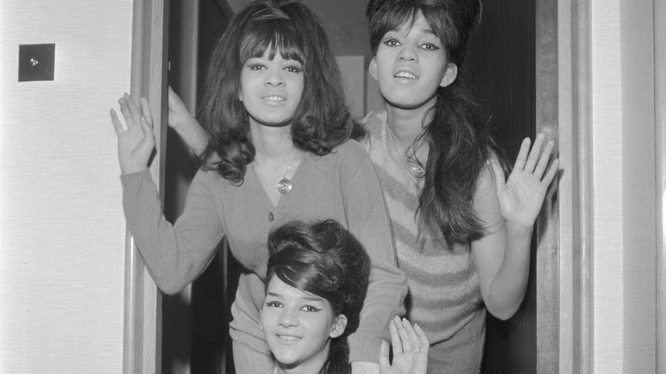 “Be My Baby” (recorded by the Ronettes and produced by Phil Spector) turns 60 years old this month! This classic single was inducted into the #NatRecRegistry in 2006.

Read more about it in our blog, in a new essay by writer Vince Waldron!:

blogs.loc.gov/now-see-hear/2…