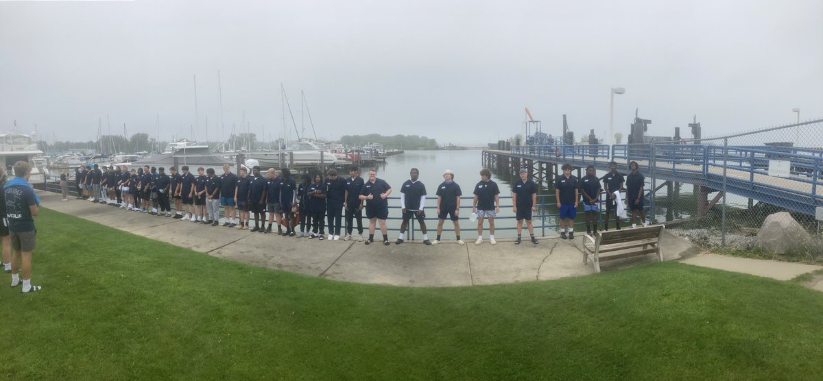 MSSailorFball's tweet photo. #DTW #LakeMichigan https://t.co/STMD21QEuH