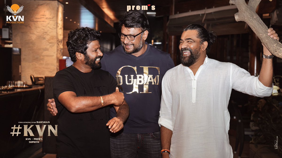 AICSDF's tweet photo. Beware Box Office, It's Box Office SULTHAN who is coming with a Better Team this time👑😎🔥

KING of all MASSes with a MASS Director🤝🤯🔥

#DBoss @dasadarshan @KvnProductions  @directorpremsai https://t.co/30SrSZELqR