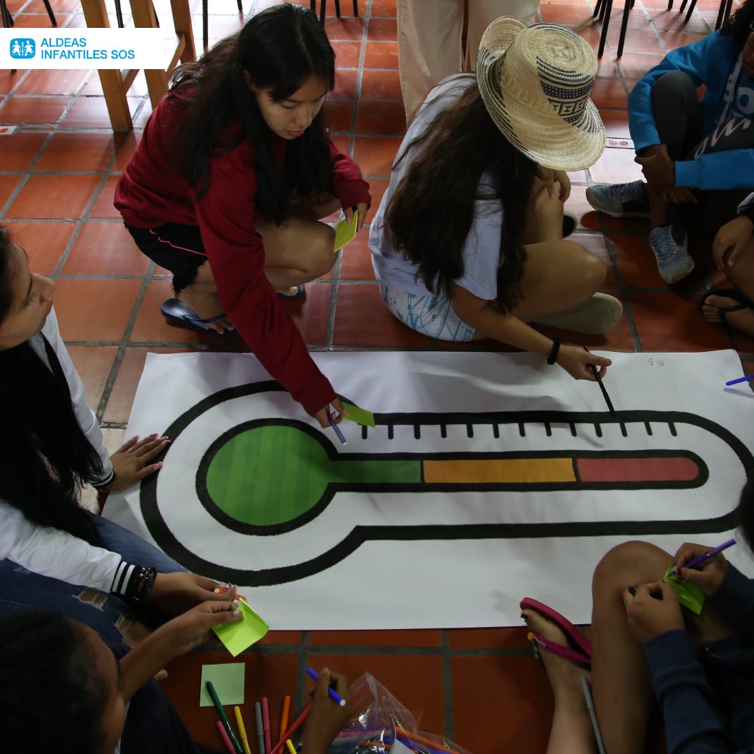 AldeasColombia's tweet image. Así vivieron el último día del Encuentro Nacional de la #RedSOS por Colombia, dónde los y las jóvenes realizaron una cartografía social de su territorio y se permitieron soñar con un mundo ideal para niñas, niños, adolescentes y jóvenes.👧🏽🧒🏻
¿Cómo crees que debería ser ese mundo?