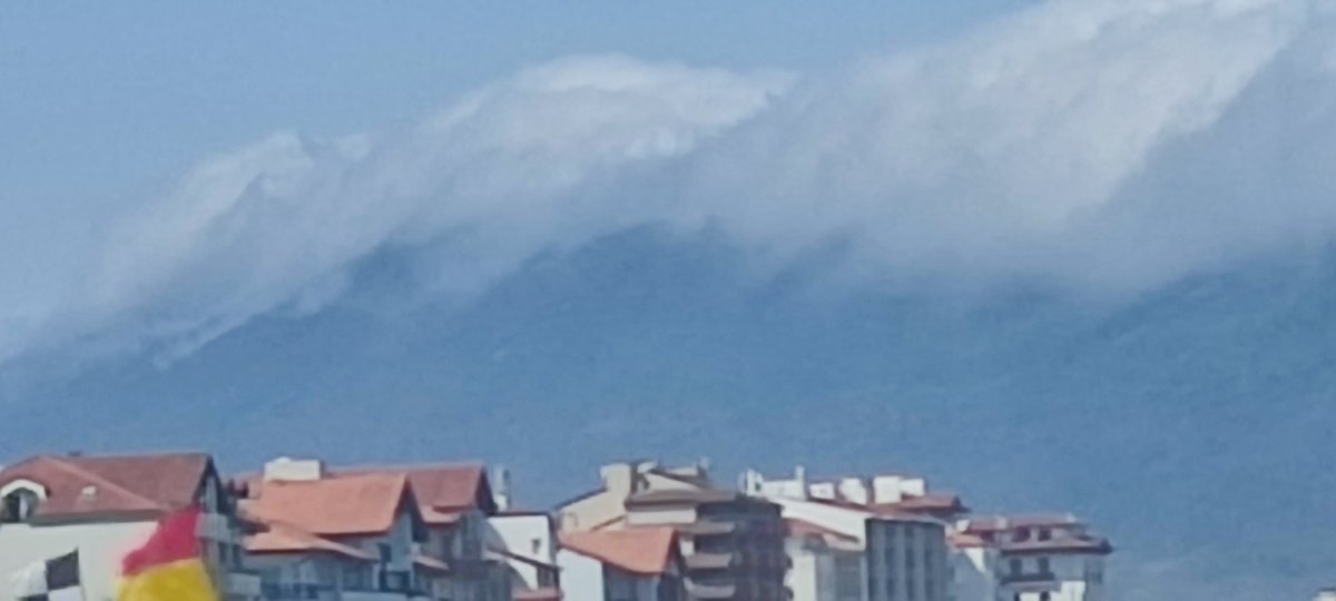 marcelorequejo's tweet photo. Al tener el monte esas nubes es galerna segura. https://t.co/KTSY7v0KGG