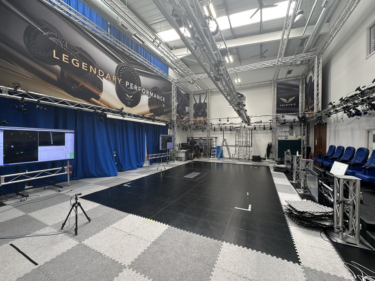 Demo ready for tomorrow, <a href="/Vicon/">Vicon</a>’s <a href="/800_nic/">nicholas gallimore</a> dialled these #viconvalkyrie16 just nicely 📷 🔎 6.5mm markers resolved 10mm apart right across 10 x 10 x 3m volume 🤯 💥