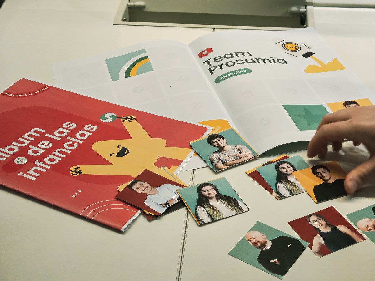 Así vivimos la #SemanaDeLasInfancias en Prosumia. 🍭

Nuestros colaboradores completaron juntos el álbum de las infancias y volvieron por un rato a la niñez. 😊

En #Prosumia no hay figuritas difíciles, porque cada colaborador despliega su #power con la misma curiosidad y