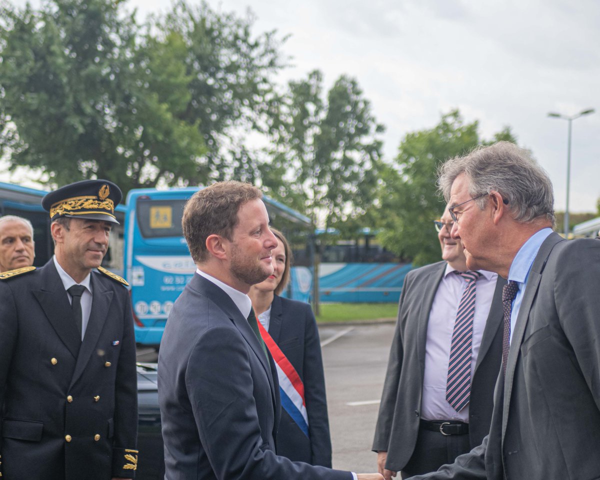 cftr_mobilites's tweet photo. Un grand merci au Ministre des #Transports @CBeaune  pour sa visite des locaux de @GriselVoyages  ce matin à #Ennery dans le @valdoise 🔽 https://t.co/mJK8YfrB79