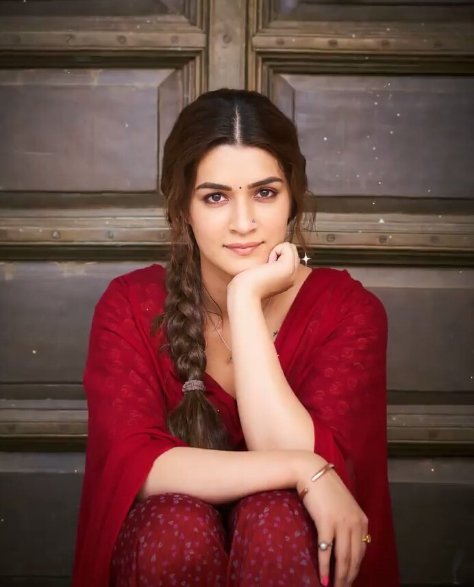 NATIONAL FILM AWARD FOR THE BEST ACTRESS

THAT'S KRITI SANON Y'ALL 
PROUD OF YOU MIMI ❤️
<a href="/kritisanon/">Kriti Sanon</a> #Mimi  #NationalFilmAwards2023