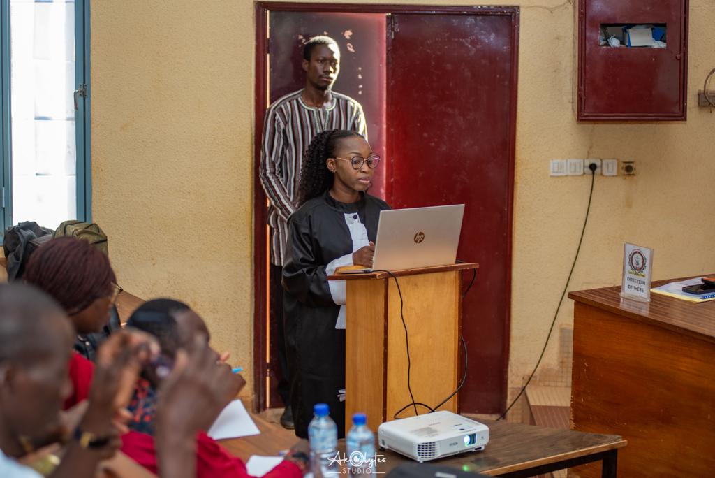 Rachidatou Ouermi, lauréate #OWLA2023, a brillamment soutenu sa thèse de doctorat en médecine à l'Université Joseph Ki Zerbo de Ouagadougou le 11 juillet dernier. Son travail portait sur les facteurs influençant l'acceptabilité du vaccin anti-HPV par les parents à Ouagadougou.⤵️