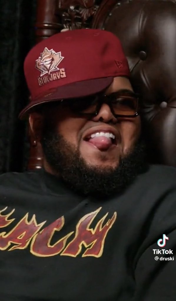 <a href="/notjoshen/">Josh 𝕏</a> <a href="/DailyLoud/">Daily Loud</a> Ain't ever seen y'all ask this when it's a man paying.