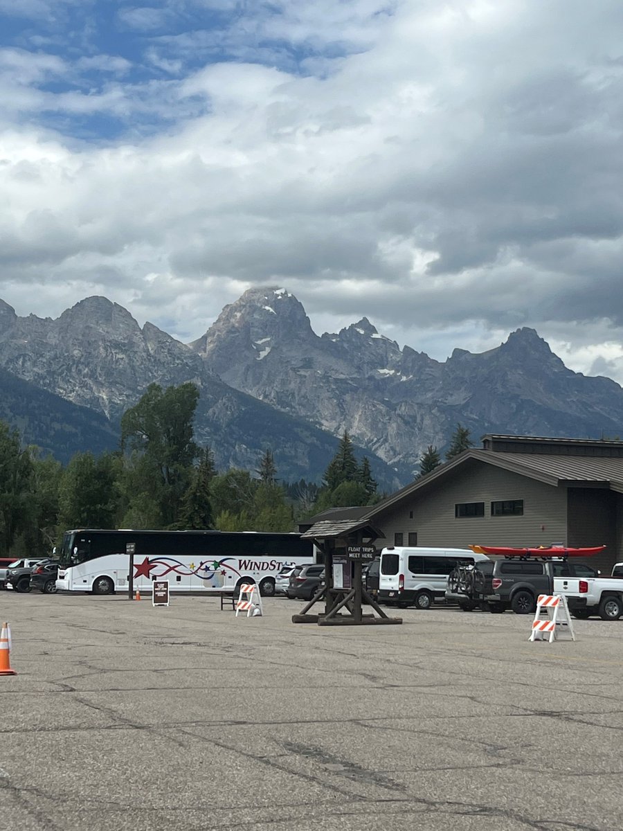 WindstarLines's tweet photo. Beautiful shots by Ken F. of the awe-inspiring grandeur of the Grand Tetons. Nature's masterpiece meets modern comfort. #GrandTetonsBeauty #GoWindstar #DriveWindstar ποΈπβ¨ https://t.co/P0Gex1E1tT