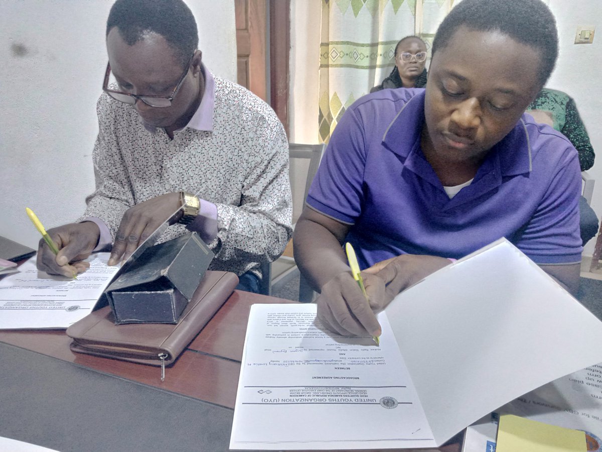 UnitedYouthOrg4's tweet photo. UYO just struck a deal with CBC Radio and Abakwa Radio Stations in Bamenda to partner in strengthening the inclusion of IDP's in Mezam Division of the NWR through the use of Messages on Social Cohesion   thanks to funds from #APDEL and #EuropeanUnion

#DoNoHarm
#LeaveNoOneBehind https://t.co/WCQVHvWKk4