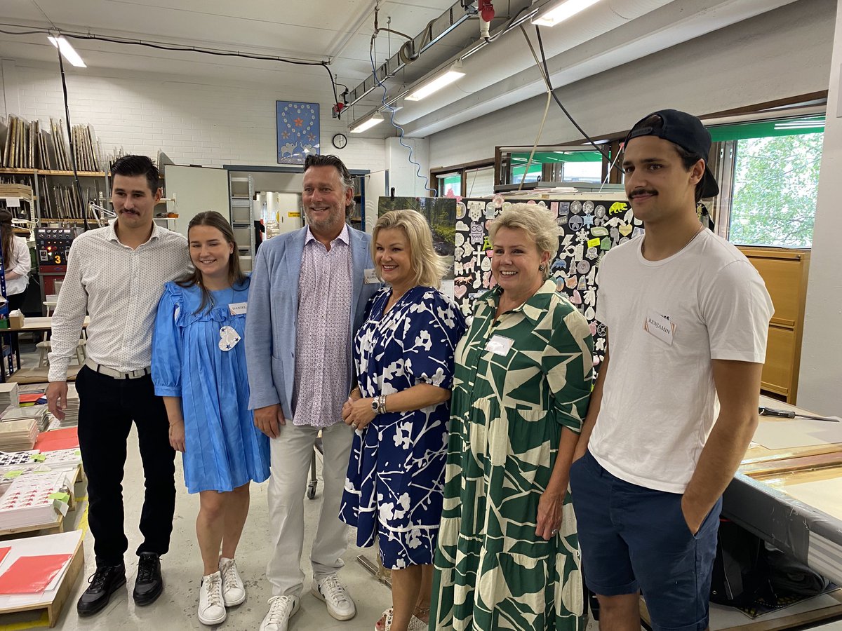 ElJala's tweet image. Kiitos ⁦@SusaBlomqvist⁩, kun sain osallistua upeaan juhlatilaisuuteenne. Hienoa suomalaista työtä Saintex on jo tehnyt 75 vuotta . Onnea siitä #suomalainentyö