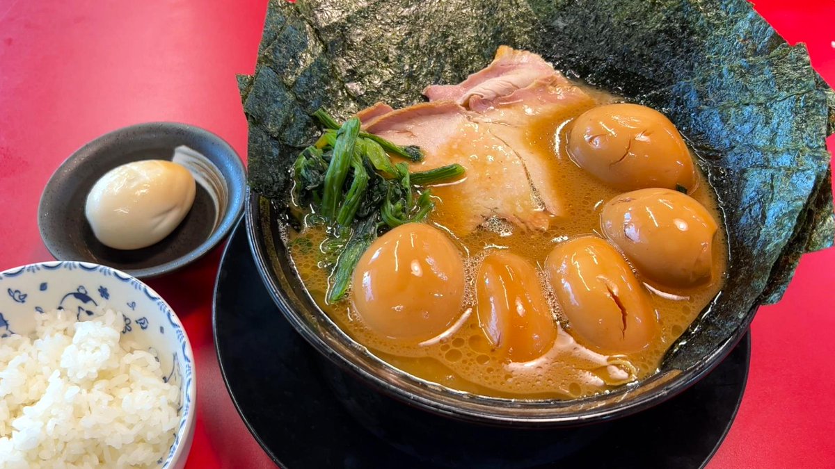 nikatatsublog's tweet photo. 「家系ラーメン 王道家直系 との丸家 八潮店」の味玉、ジュルジュルでめちゃうまです。 https://t.co/bgMSk2okuo