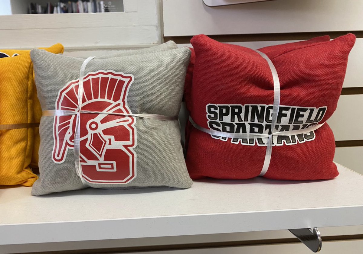 Who’s ready to tailgate?! 

Get one-of-a-kind corn hole bags at Ritchies Sporting Goods!
Only $29.99 for a set of 8!

#onlyatritchies #ritchies #ritchiessports #ritchiessportinggoods #runningritchies #tallmadge #shopsmall #shoplocal #smallbusiness #cornhole #cornholebags