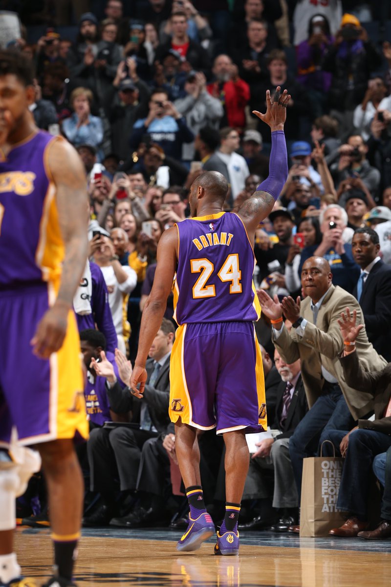 memgrizz's tweet photo. 8/24 💜💛 #MambaDay https://t.co/fk8EZXrBoR