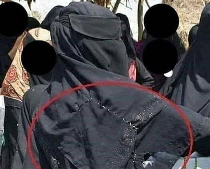 yl_nzry's tweet photo. این وصله‌ها را می‌بینید؟ نشان از فقر نیست، بلکه نشان از تقوای پروردگار عظیم‌الشأن است که نیازی به پول ندارد. https://t.co/HfrZxhOl3O