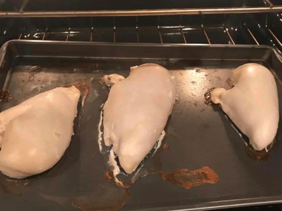 jonnysportsfan's tweet photo. People from the north be like "made some spicy chicken today 🥵🥵🔥🔥" https://t.co/kXPv6G7TBX