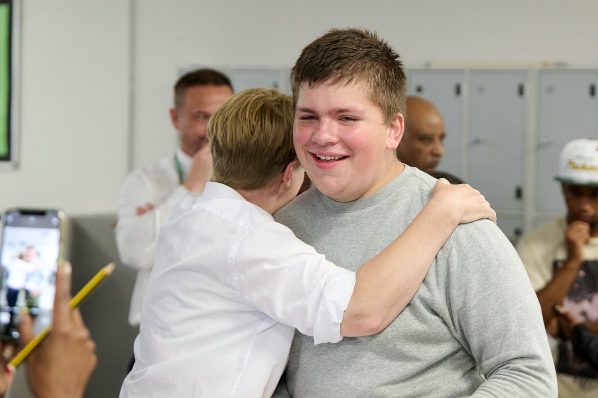 LBHF's tweet photo. @FulhamCrossAcad Lots of students getting their well-earned GCSE results at @FulhamCrossAcad today. https://t.co/2IQ6TIuOiU