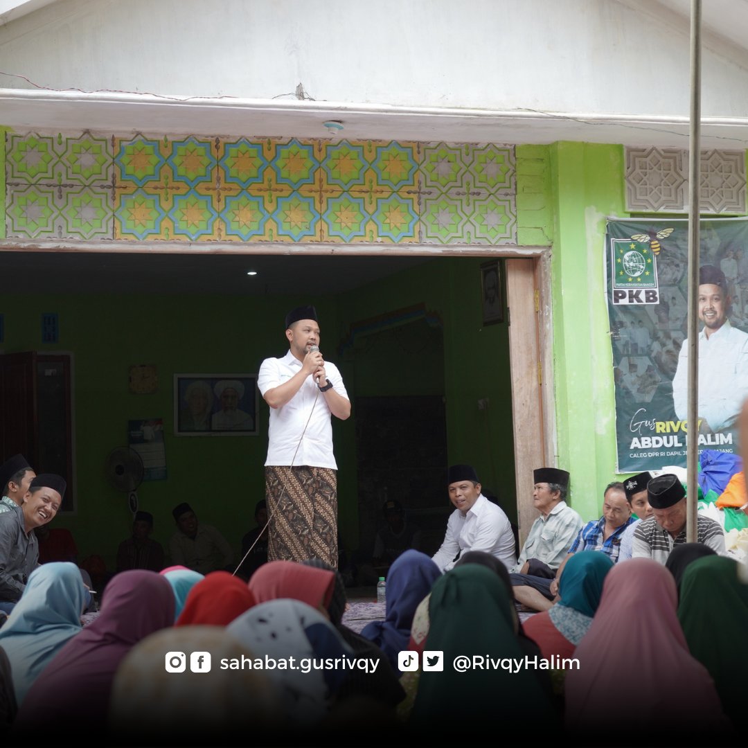 RivqyHalim's tweet photo. Sambutan hangat masyarakat Kecamatan Randuagung, Kabupaten Lumajang.

Alhamdulillah bisa silaturahmi dan menyapa langsung saudara-saudara di sana.

Sehat-sehat semuanya ya!

#gusrivqy #sahabatgusrivqy #1pkb #pkbjember #gusimin #gusmuhaimin #merawatnuuntuknkri #calegpkb https://t.co/DHea3jZbEt