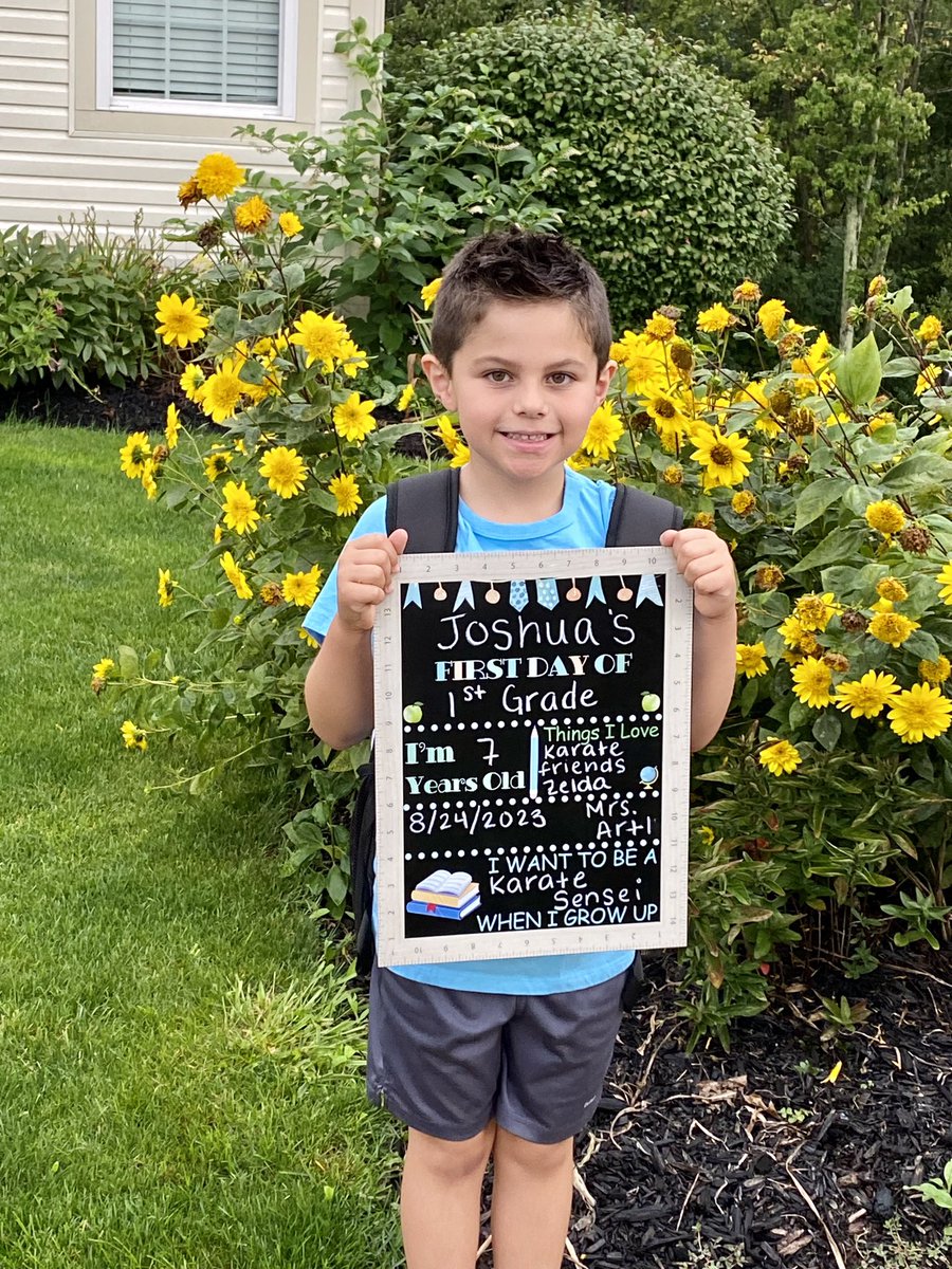 ChloeHammett929's tweet image. First grade, here we come! We are so excited to have @NFMrsArtl !! @NordoniaSchools @NFSquirePride #firstdayfeels