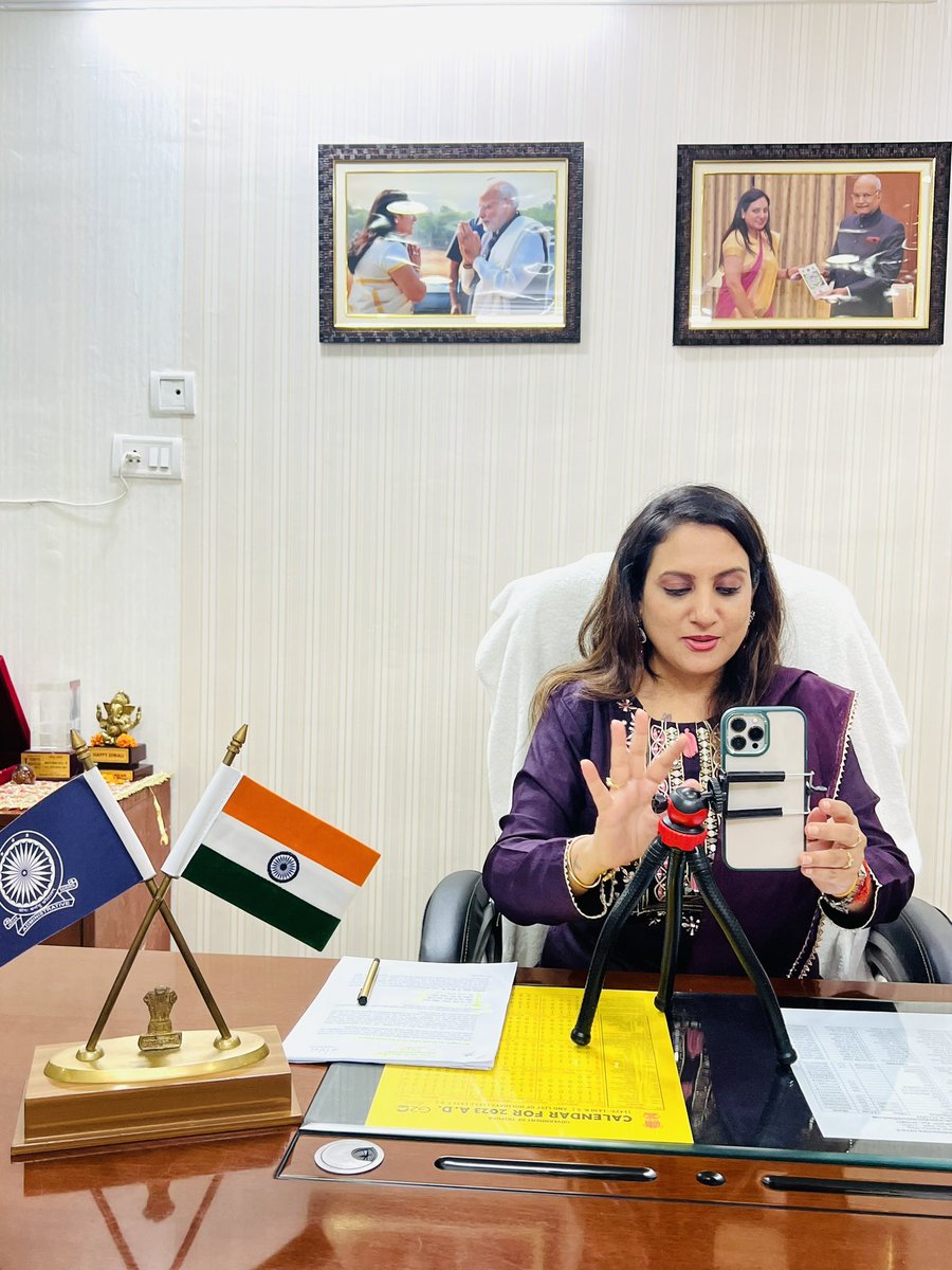 sonalgoelias's tweet photo. #Candids during #LiveInteractions 🤗

Happy evenings mentoring the Youth 👏🏻

#UPSC #CivilServices 
#YoungIndia 
#NationFirst 🇮🇳 https://t.co/gOM4Yvlta6