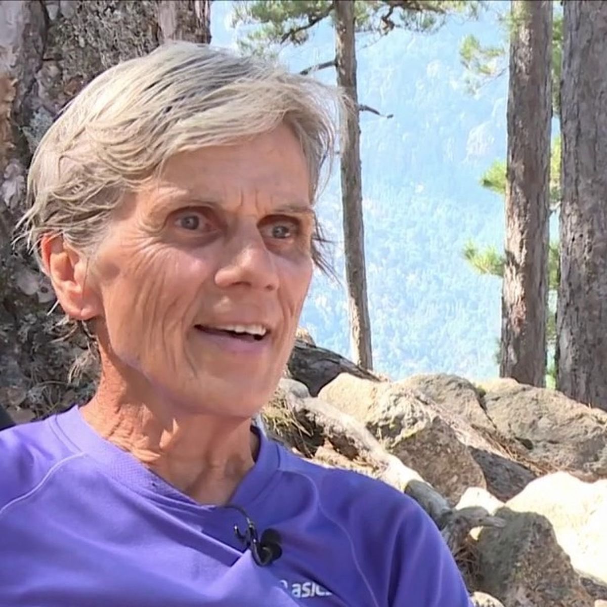 CerfiaFR's tweet photo. 💚🇫🇷 SMILE | À 80 ans, Noëlle Luciani a parcouru les 180 km du GR20 en #Corse, l'un des sentiers de randonnée les plus exigeants au monde, avec ses petites-filles.🏅

Elle a porté son sac de 8 kg sur ses épaules sans jamais se plaindre et en maintenant sans souci le rythme de l'équipe. 👏

👉 C'est la 5e fois qu'elle réussit à terminer le parcours du GR20 ! 😲