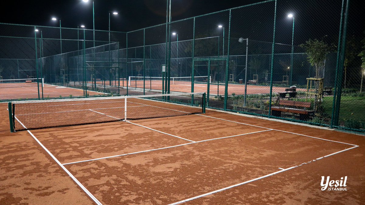 🌳 Florya Atatürk Ormanı'nda ilk kez ekolojik temelli tasarlanan toprak zeminli tenis kortları tamamlandı. 

Tenis severleri tenis oynamaya davet ediyoruz. Haydi, raketini al sen de Florya Atatürk Ormanı’na gel. 🎾 👟

<a href="/istanbulbld/">İstanbul Büyükşehir Belediyesi</a> 
#yesilistanbul