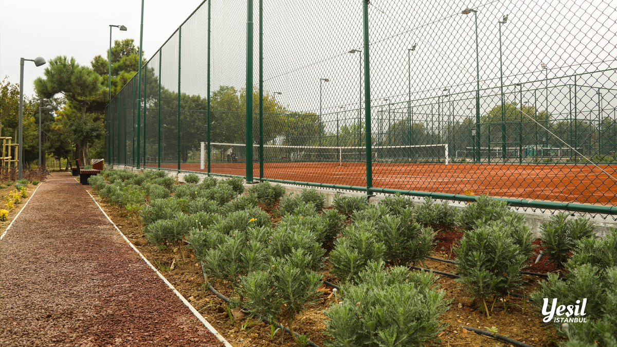 ibbyesilist's tweet photo. 🌳 Florya Atatürk Ormanı'nda ilk kez ekolojik temelli tasarlanan toprak zeminli tenis kortları tamamlandı. 

Tenis severleri tenis oynamaya davet ediyoruz. Haydi, raketini al sen de Florya Atatürk Ormanı’na gel. 🎾 👟

@istanbulbld 
#yesilistanbul https://t.co/MvFsKsnIYw