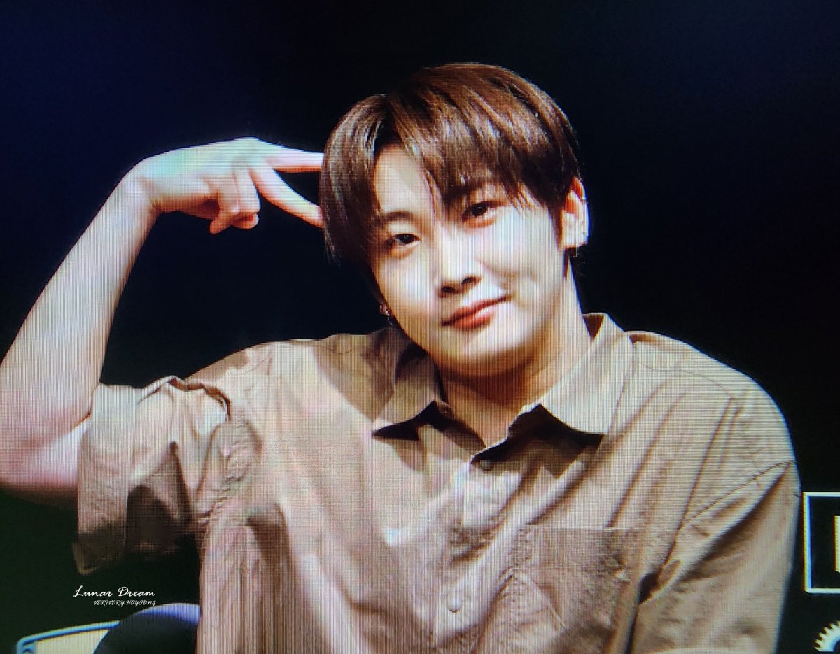 230824 ㅂㅎㅇ ㄱㅇㅇ 💦

#베리베리 #VRVR 
#배호영 #호영 #HOYOUNG
<a href="/the_verivery/">VERIVERY_OFFICIAL</a> <a href="/by_verivery/">VERIVERY</a>
