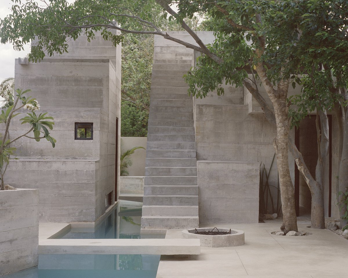 ArchDaily's tweet photo. House in Los Cocos consists of a series of fragmented pavilions, inspired by pre-Hispanic #architecture and organized around a body of water and a swimming pool. https://t.co/8hDOiXn6qH https://t.co/jL7tHb0WxI