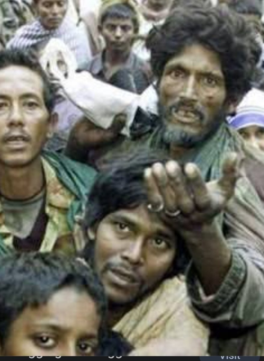 HameedAPHC's tweet photo. India has landing the 🌙 by starving 40 million citizens.  People in India are deprived of basic rights and there is no such thing as humanity in India. Rulers of India should first become human beings &amp; value humanity, then go to the moon 🌙 then landing to the sun
#IndiaOnMoon https://t.co/ek6rCNKbAE