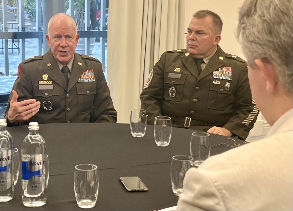 TAGofPA's tweet photo. Enjoyed meeting with Lithuanian journalist, Vaidas Saldžiūnas, from @DELFILietuva, to discuss the strong &amp; enduring partnership @Lithuanian_MoD and @PANationalGuard have built over the last 30 years. Stronger Together, Ginklo Broliai! 🇱🇹+🇺🇸 =💪 #SPP30 https://t.co/V6vK2LUfBn